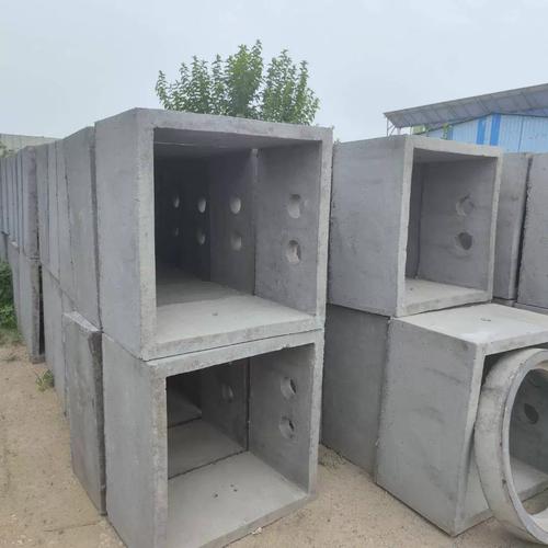 水泥预制件在现代城市照明工程中的应用与优势